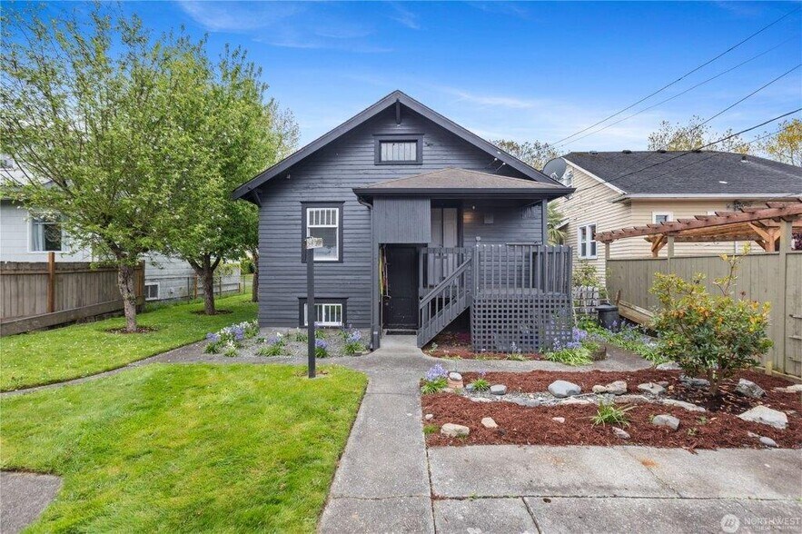 Building Photo - 2314 McDougall Ave