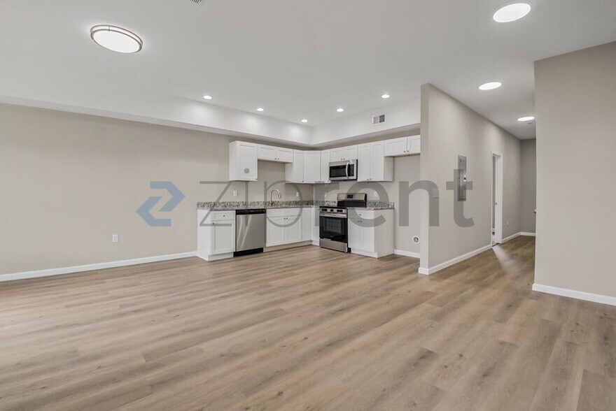 Building Photo - Unit Unit 2