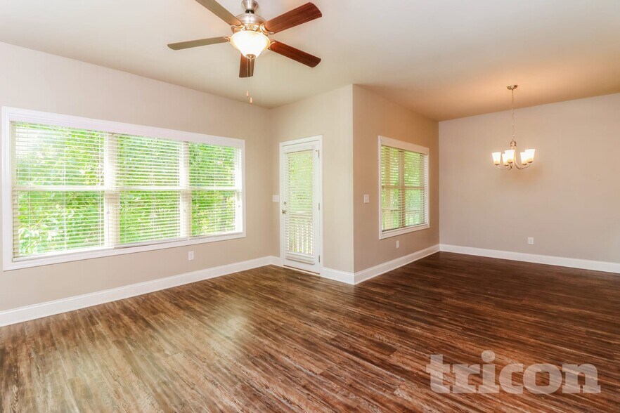 Building Photo - 652 Ireland Ln