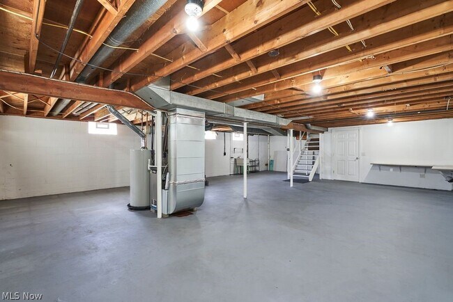 Building Photo - 432 Mackinaw Ave