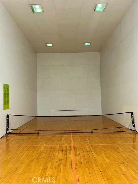 Building Photo - 600 W 9th St