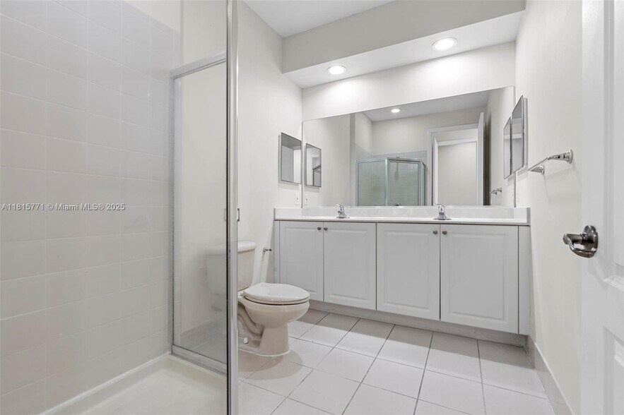 Building Photo - 419 SW 147th Ave