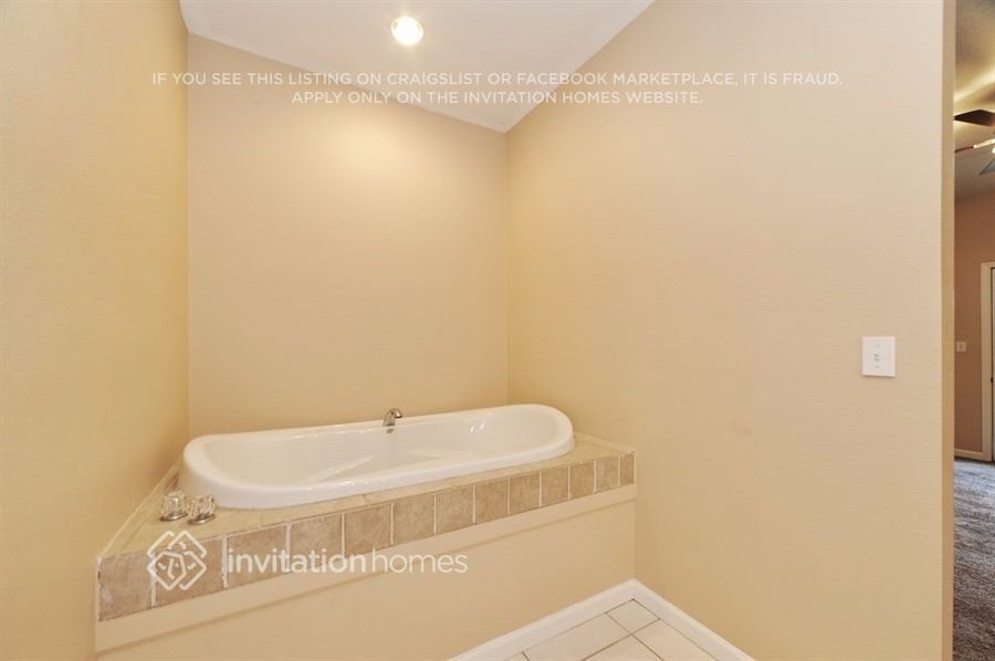 Building Photo - 22447 Kingsley Ln