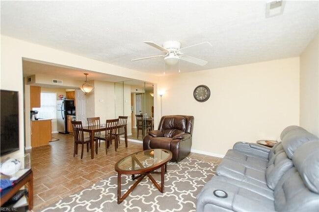 Building Photo - 63 Lucinda Ct