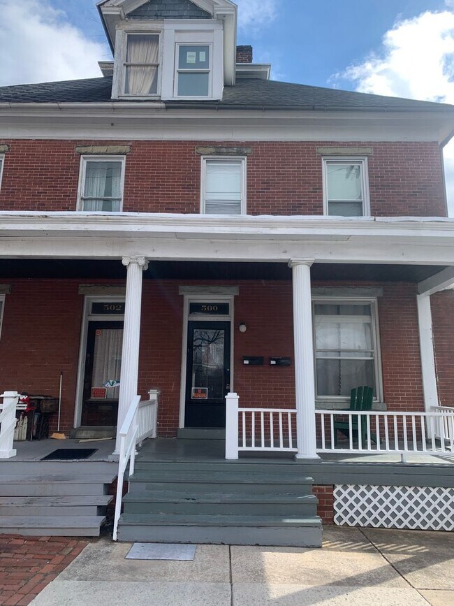 Primary Photo - 500 N Mulberry St