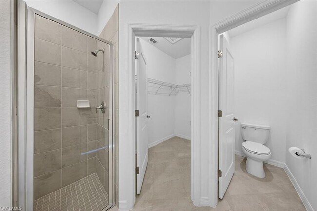 Building Photo - 2220 Dragonfruit Wy