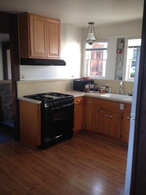 Building Photo - 1 Bedroom, 2 Bath House