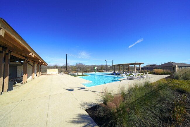 Building Photo - Like-New Home in Applewood Neighborhood. Realtor Commission: $600