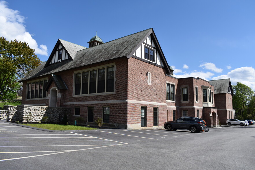 Primary Photo - North Village Lofts