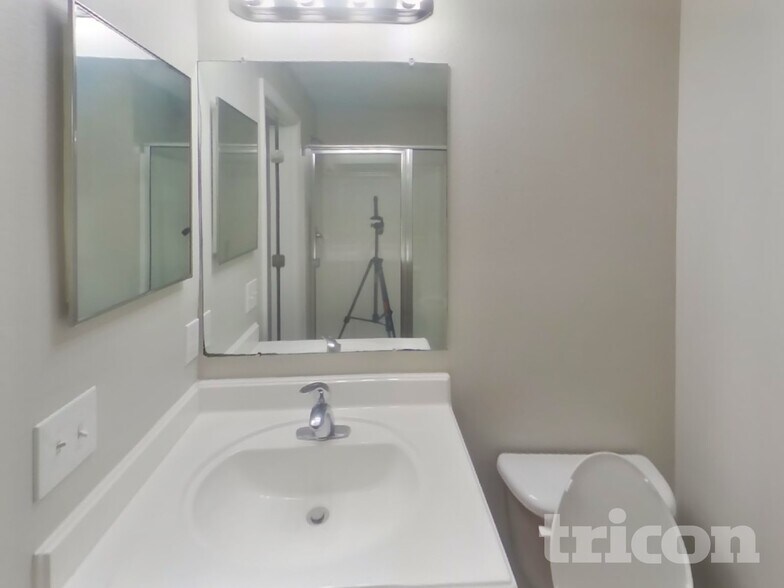 Building Photo - 4552 Gondolier Rd