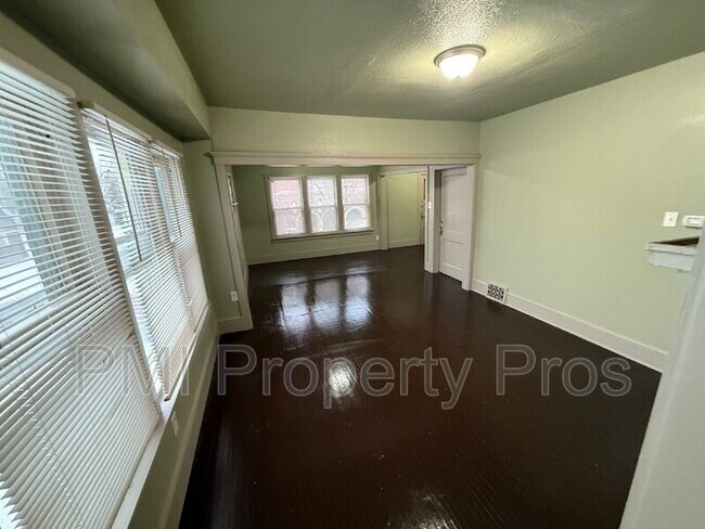 Building Photo - 2481 W Locust St