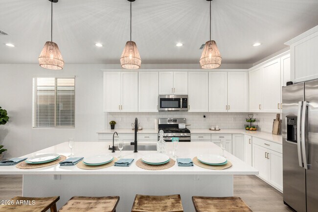 Building Photo - 20264 W Montecito Ave