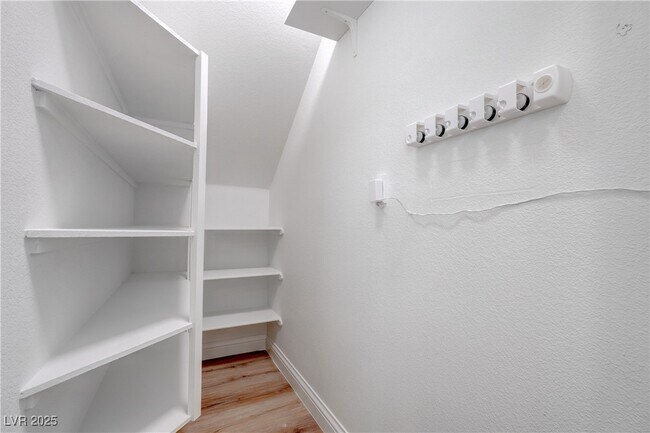 Building Photo - 10018 Twilight Canyon Ct