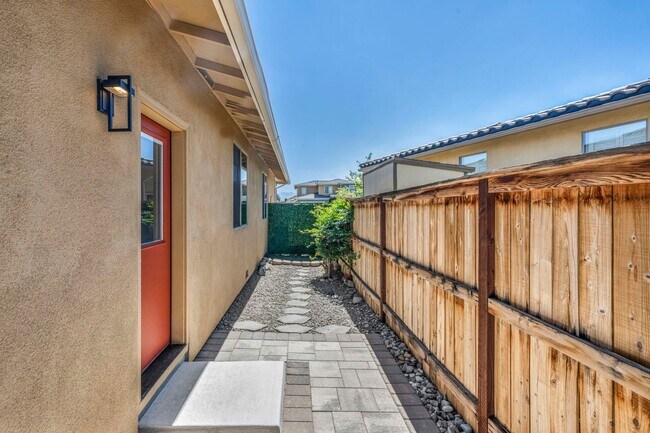 Building Photo - 2722 Mylonite Dr