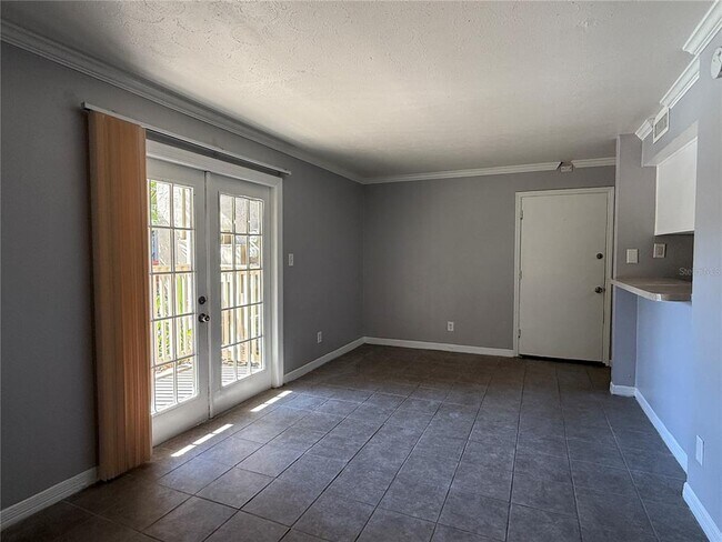 Building Photo - 425 Wymore Rd