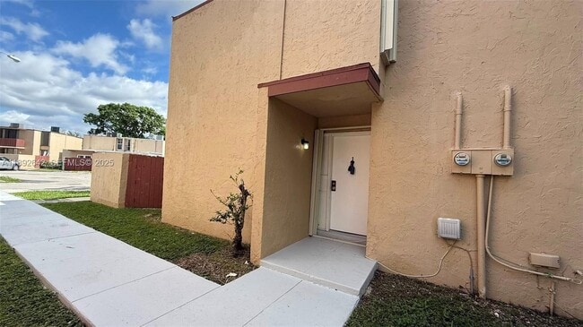 Building Photo - 20118 SW 123rd Dr