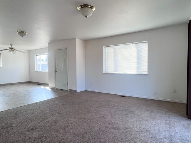 Building Photo - OWN190