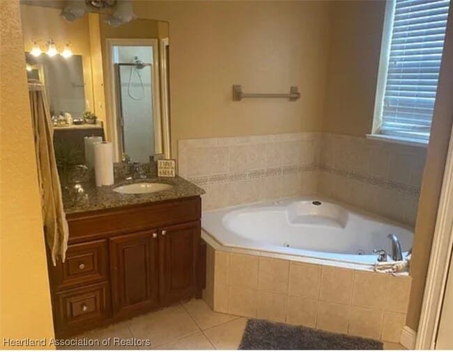 Building Photo - 5016 Friars Cove St