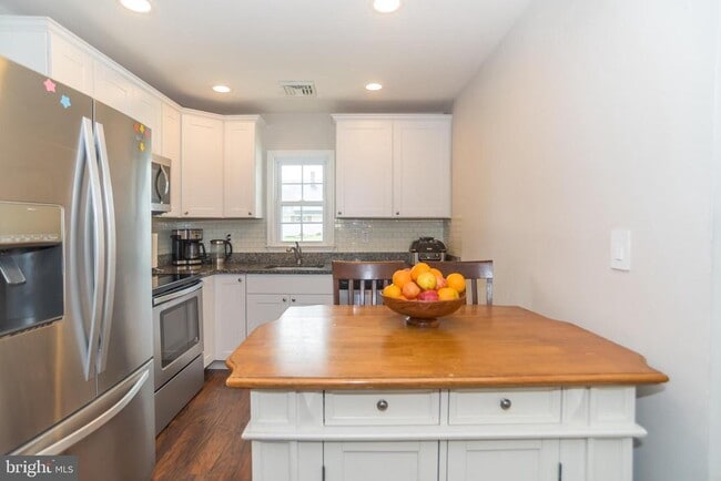 Building Photo - 70 Huckleberry Ln