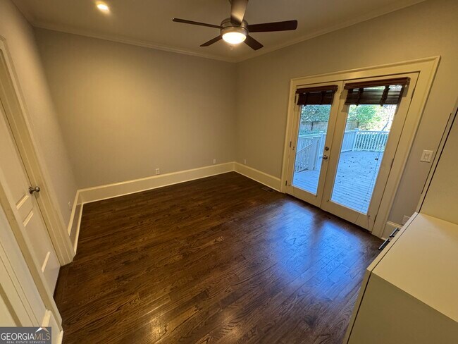 Building Photo - 1092 McLynn Ave NE