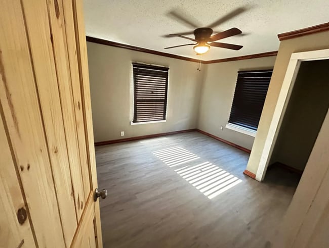 Building Photo - Renovated 3 Bed, 2 Bath Home in Bonham!