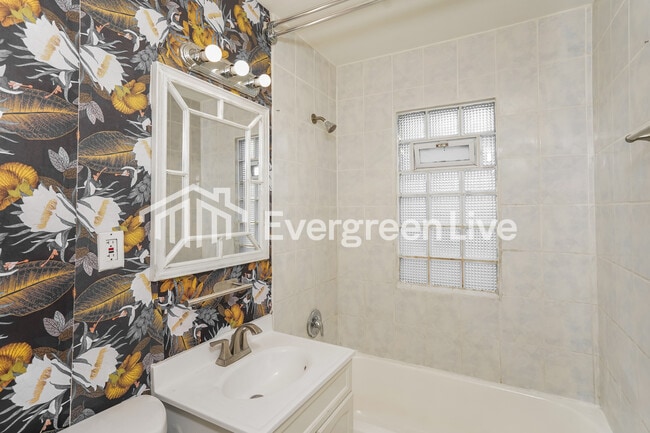 Building Photo - 4854 N 73rd St