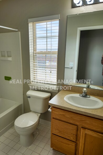Building Photo - 1386 Raliegh Pl