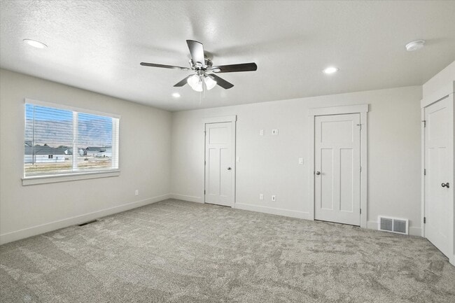 Building Photo - Eastside View Townhomes