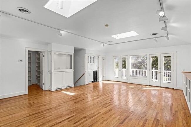 Building Photo - 1315 Denniston St