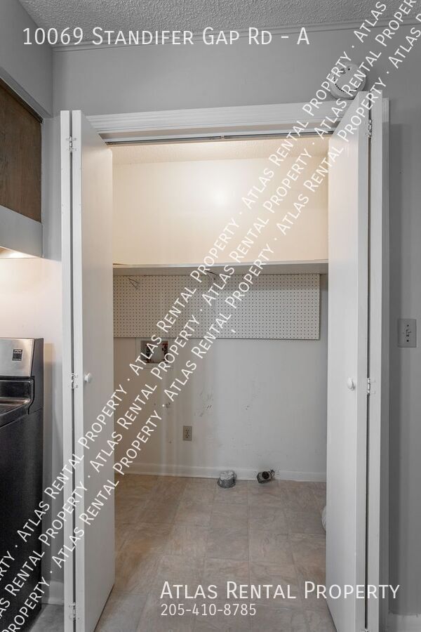 Building Photo - 10069 Standifer Gap Rd