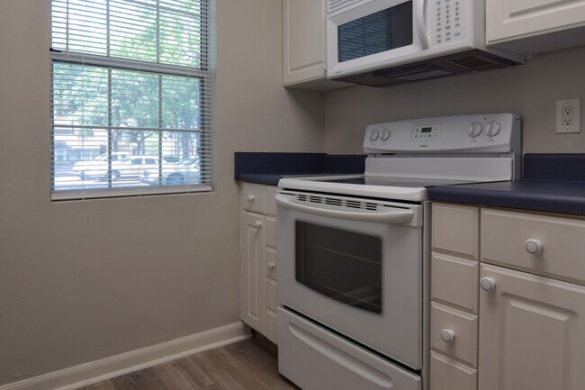 Building Photo - 7880 Champion Way