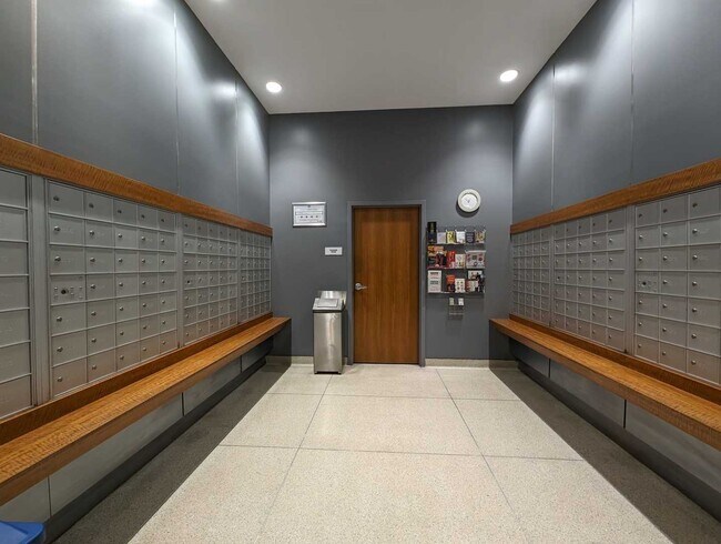 Building Photo - 100 E 14th St