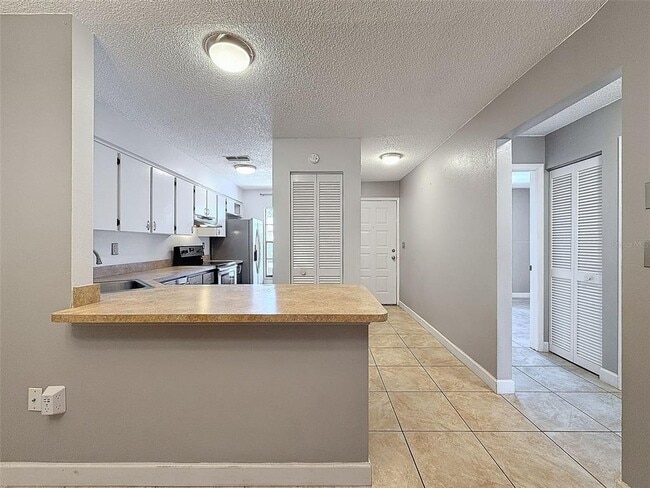 Building Photo - 7116 Barclay Ave