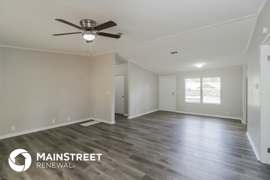 Building Photo - 4801 King Lake Dr