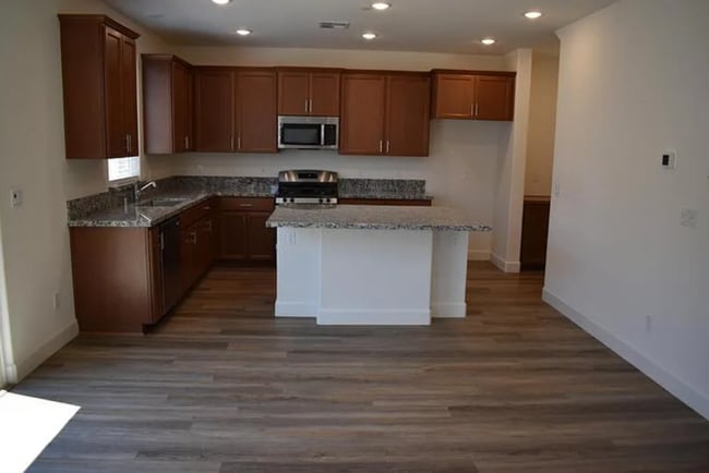 Building Photo - 8168 Oxbow Lndg Lp