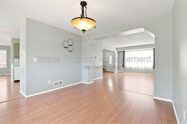 Building Photo - 4425 E 128th Pl