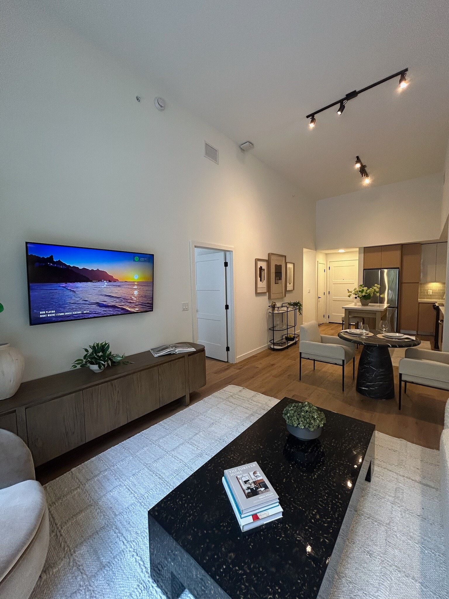 Building Photo - 1625 NE 124th St