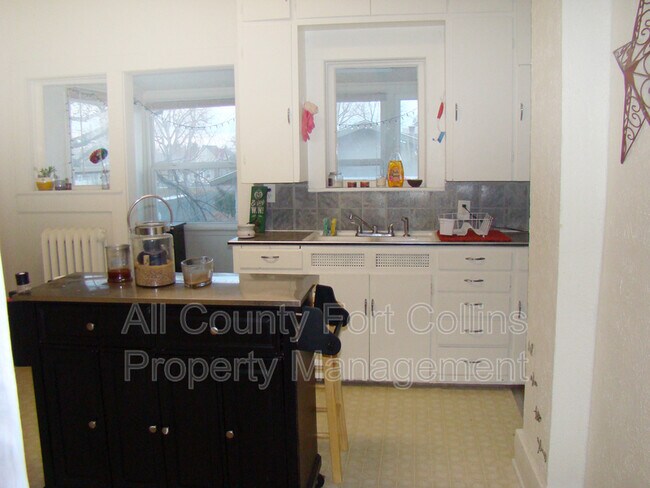 Building Photo - 401 Elm St