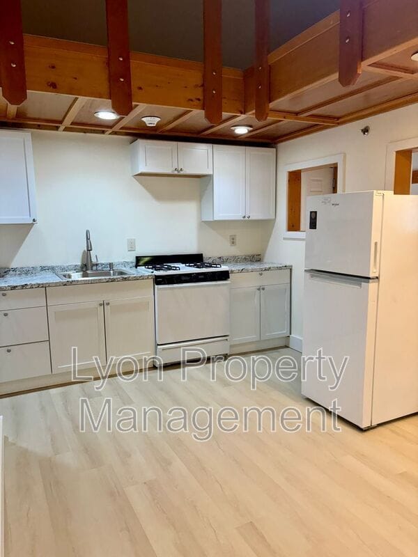 Building Photo - 262 Illinois St