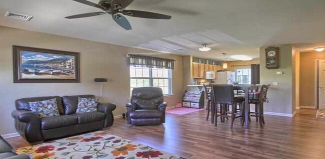 Building Photo - 2119 Quail Hollow Dr