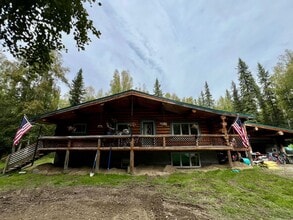 Building Photo - Charming 3-Bedroom Home on 5.84 Acres – Pe...
