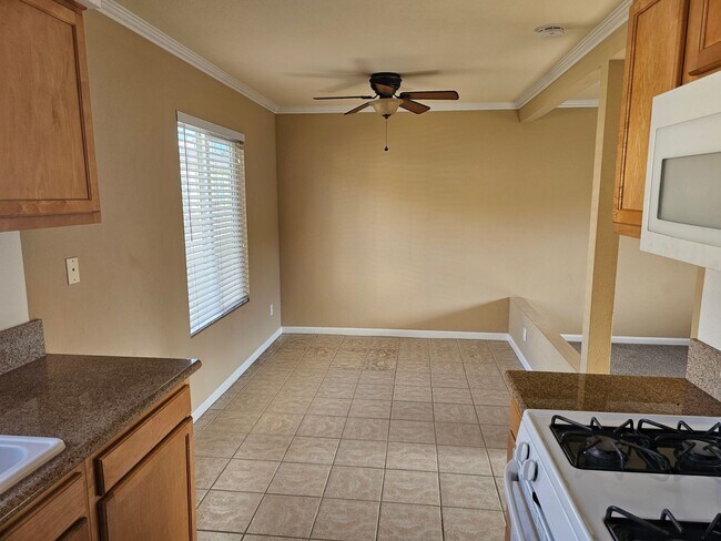 Building Photo - 414 21st St