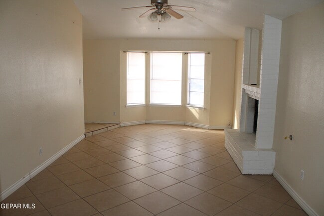 Building Photo - 5947 Deer Ave