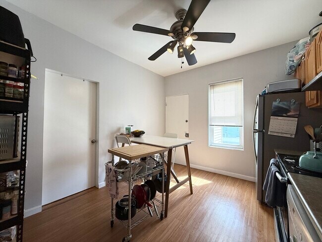 Building Photo - 252 Elm St