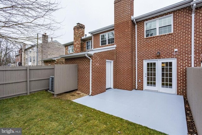 Building Photo - 2313 McGregor Ct