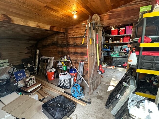 Building Photo - GORGEOUS Salt Lake Home!!!