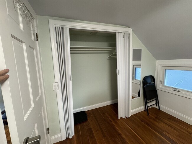 Building Photo - 16 Homestead Ave