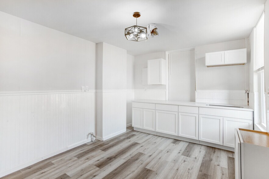 Building Photo - 2857 S 18th St
