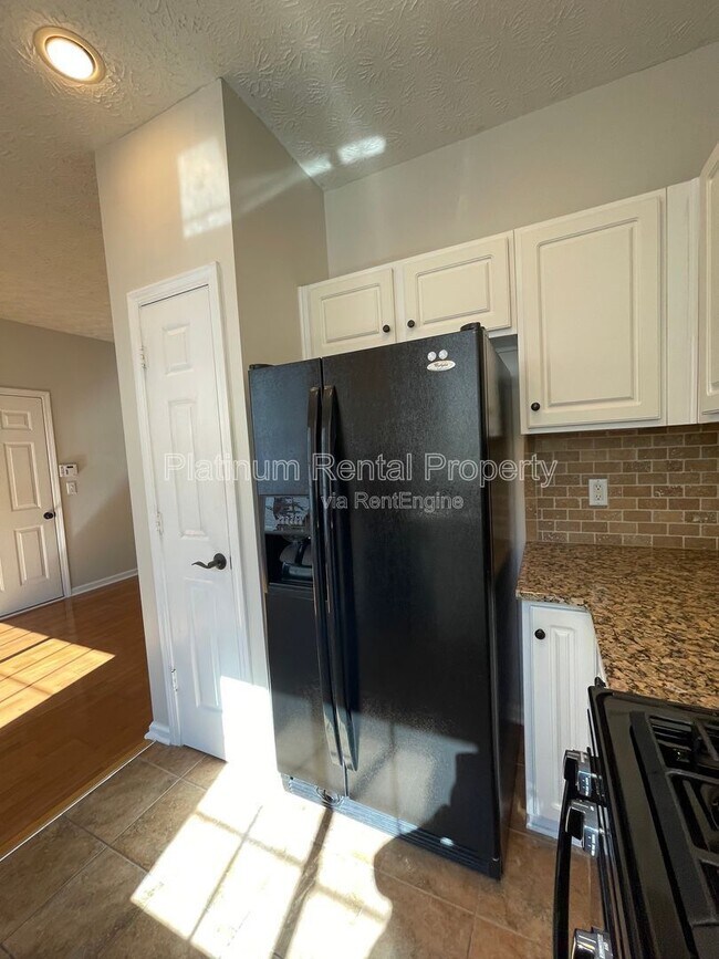 Building Photo - 301 Harmony Ct