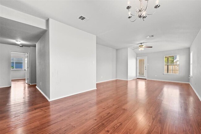 Building Photo - 267 Waterloo Dr